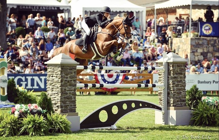 Con gai Steve Jobs lam mau quang cao anh 9