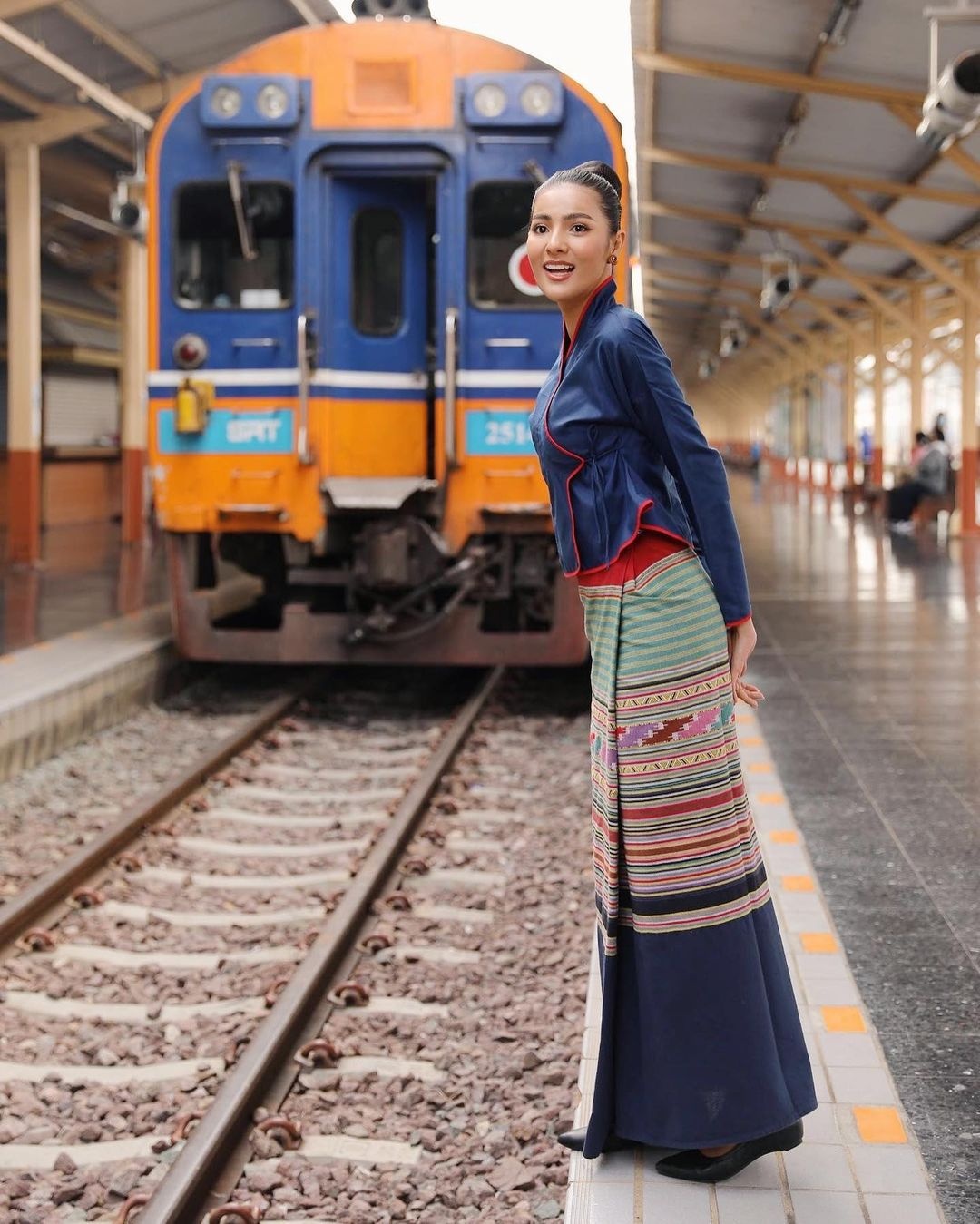 Nguoi mau 27 tuoi dang quang Hoa hau Thai Lan 2020 anh 11