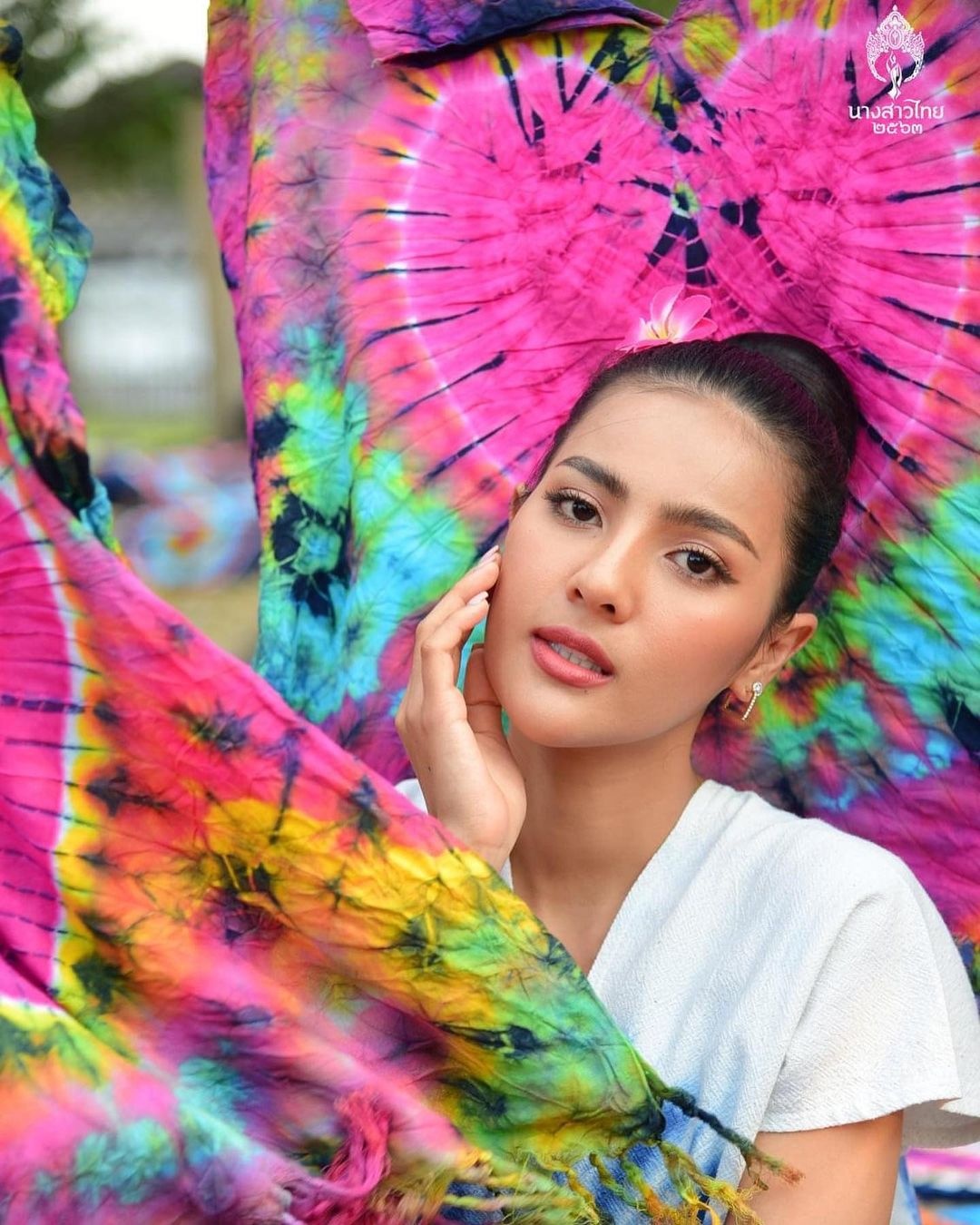 Nguoi mau 27 tuoi dang quang Hoa hau Thai Lan 2020 anh 10