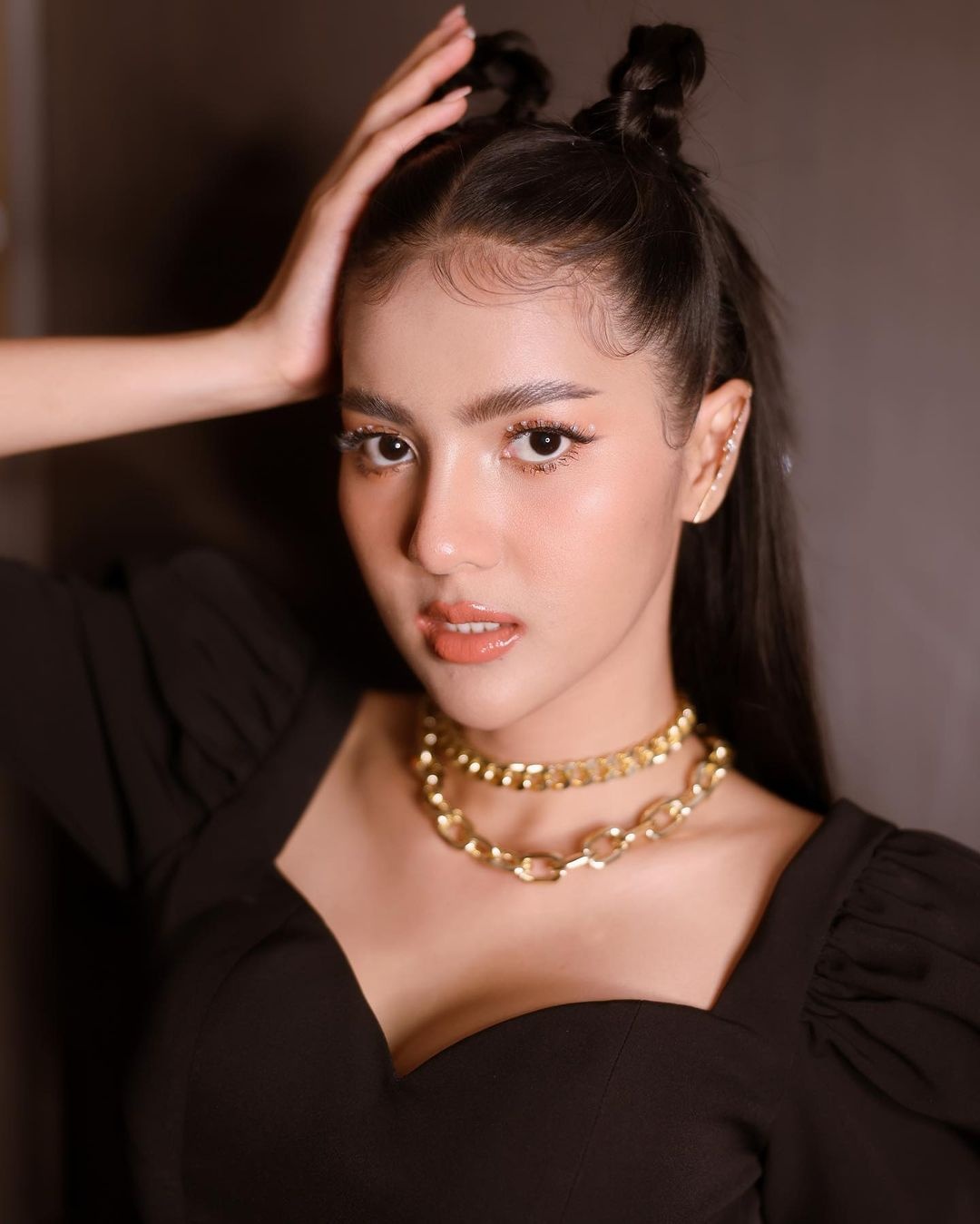 Nguoi mau 27 tuoi dang quang Hoa hau Thai Lan 2020 anh 13