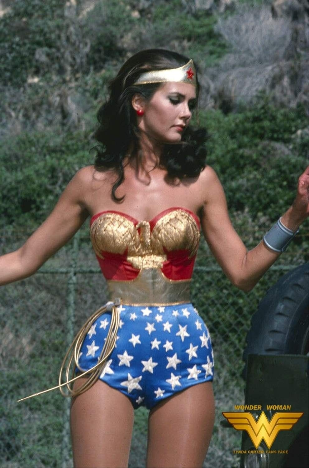 Diễn viên xuất hiện chớp nhoáng trong Wonder Woman 1984 ảnh 4 Dien vien xuat hien chop nhoang trong Wonder Woman 1984 anh 4