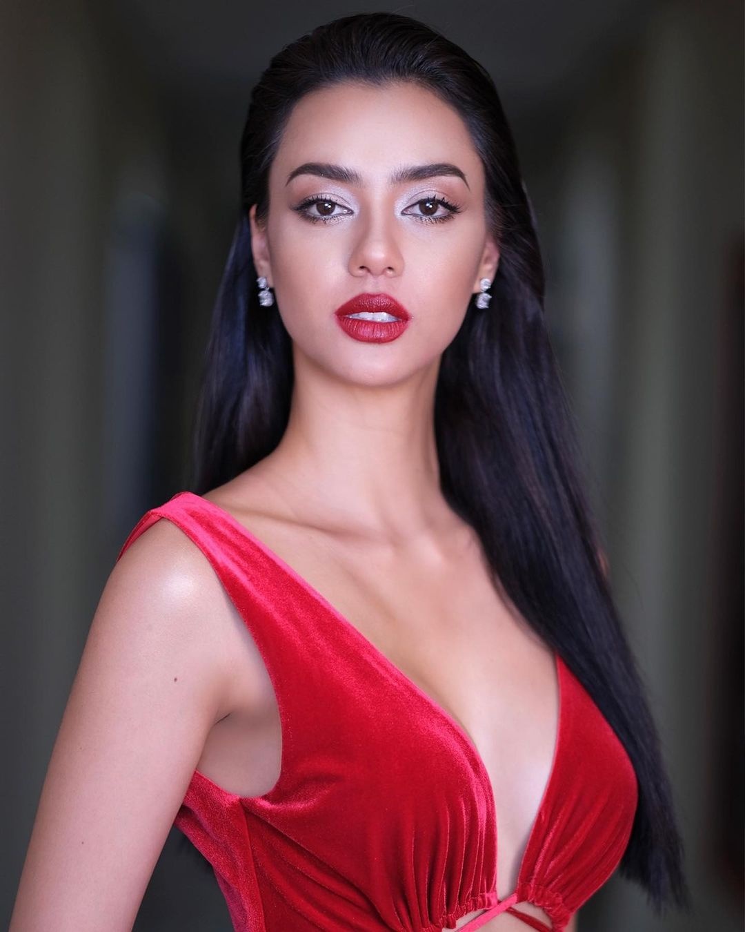 Trang phục dân tộc hình cá chọi của Hoa hậu Hoàn vũ Thái Lan ảnh 3 Trang phuc dan toc hinh ca choi cua Hoa hau Hoan vu Thai Lan anh 3