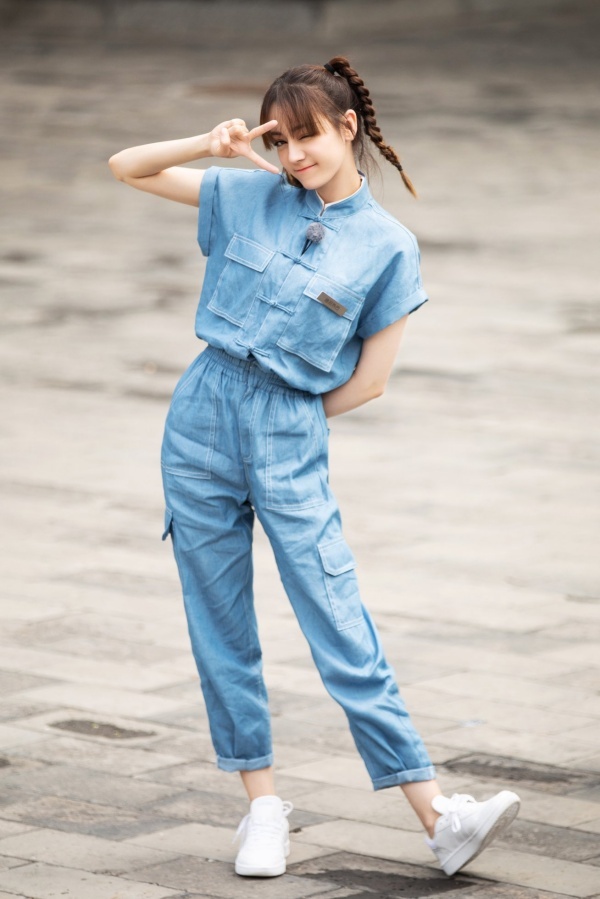 phong cách của Angelababy và Địch Lệ Nhiệt Ba ảnh 10 phong cach cua Angelababy va Dich Le Nhiet Ba anh 10