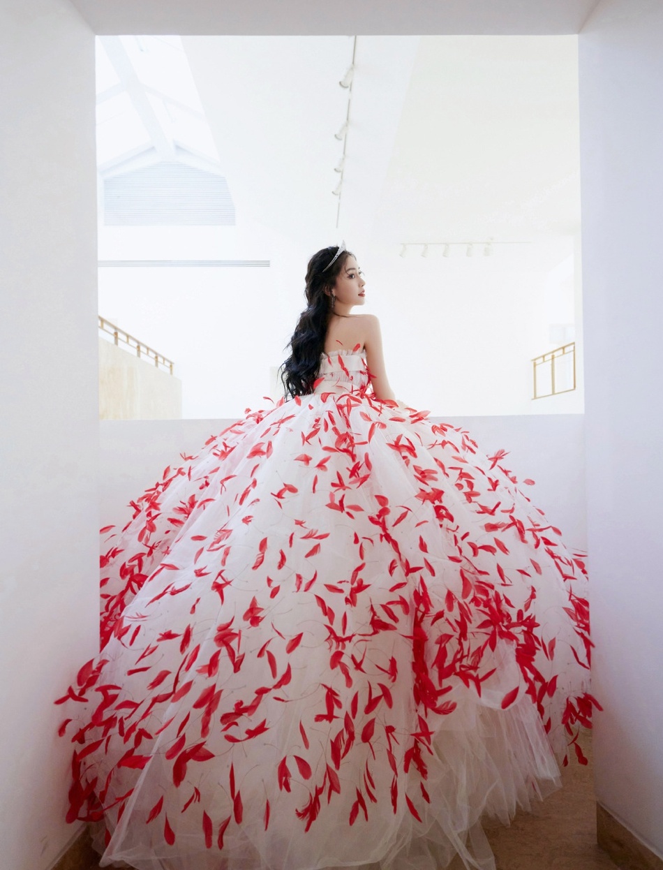 phong cách của Angelababy và Địch Lệ Nhiệt Ba ảnh 1 phong cach cua Angelababy va Dich Le Nhiet Ba anh 1