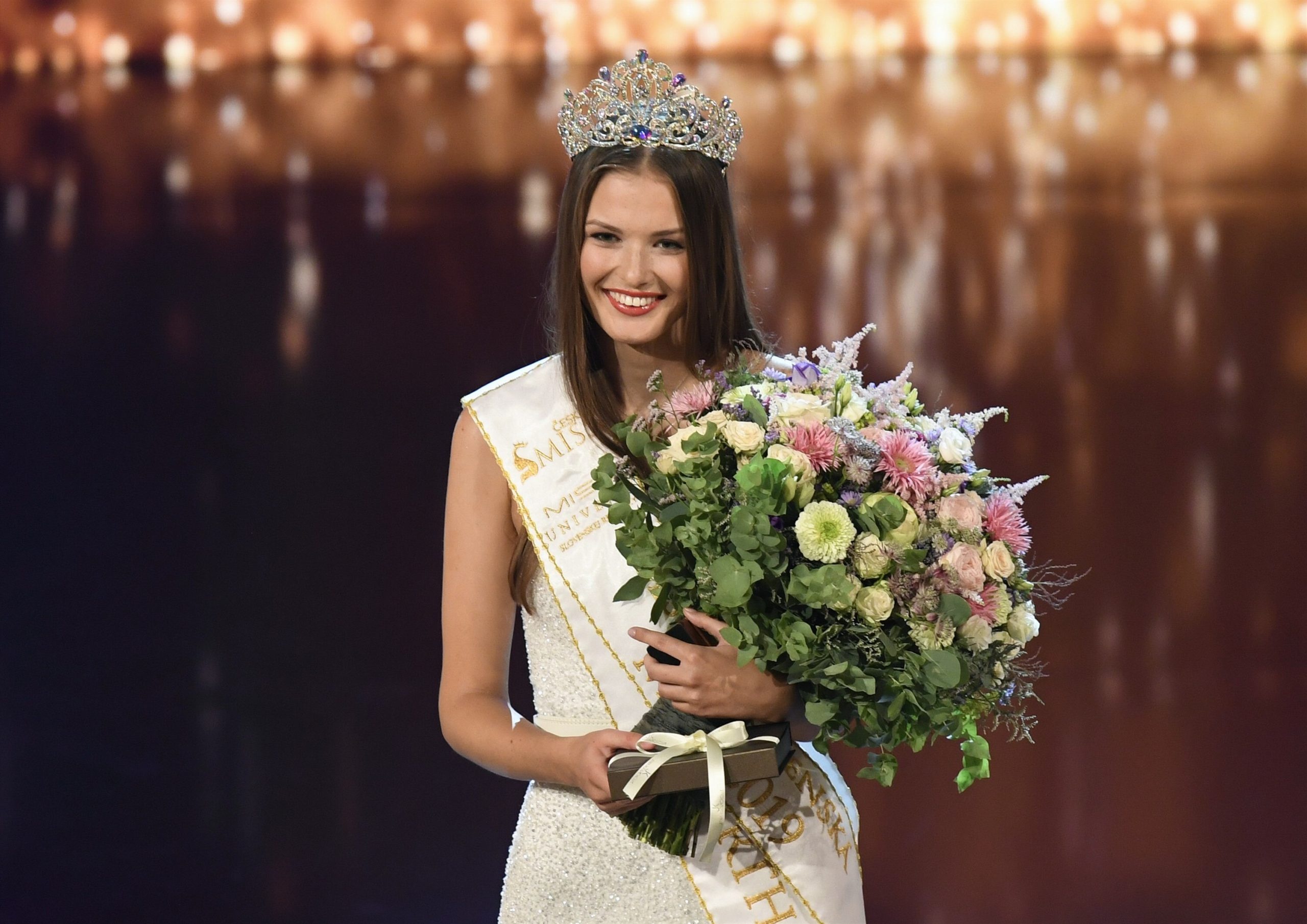 hoa hau hoan vu cong hoa sec 2020 anh 1