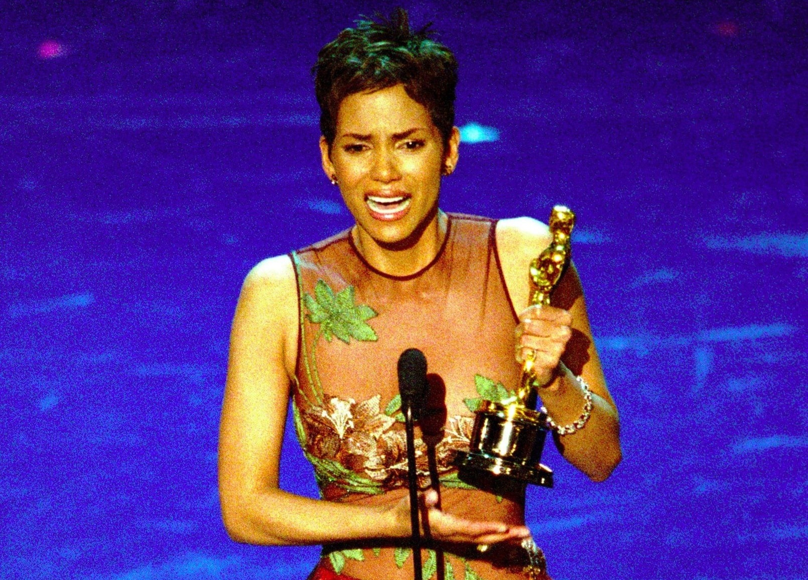Halle Berry dau long vi 20 nam khong co phu nu da mau gianh Oscar hinh anh