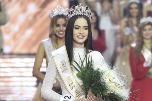 Hoa hau Ba Lan muon lam canh sat ky binh hinh anh