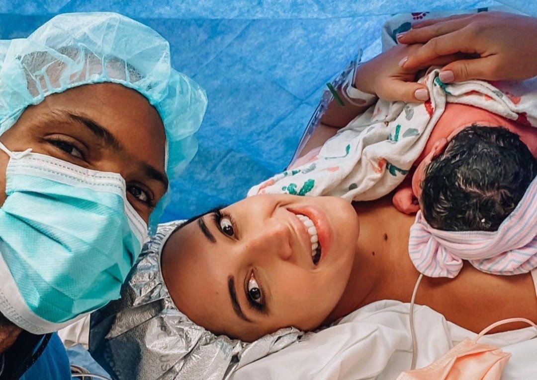 Hoa hau Hoan vu Amelia Vega sinh con thu 4 hinh anh