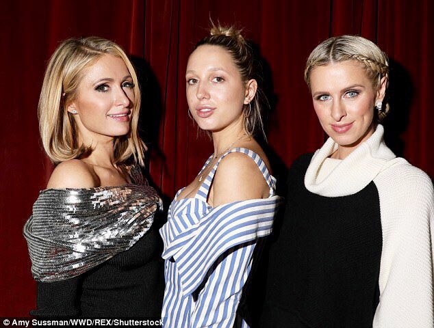 thanh vien hoang gia lam nguoi mau anh 8