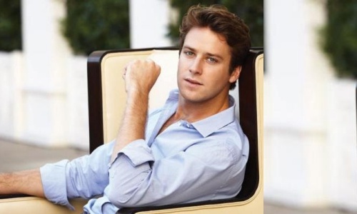 Doi tu be boi cua my nam Armie Hammer hinh anh