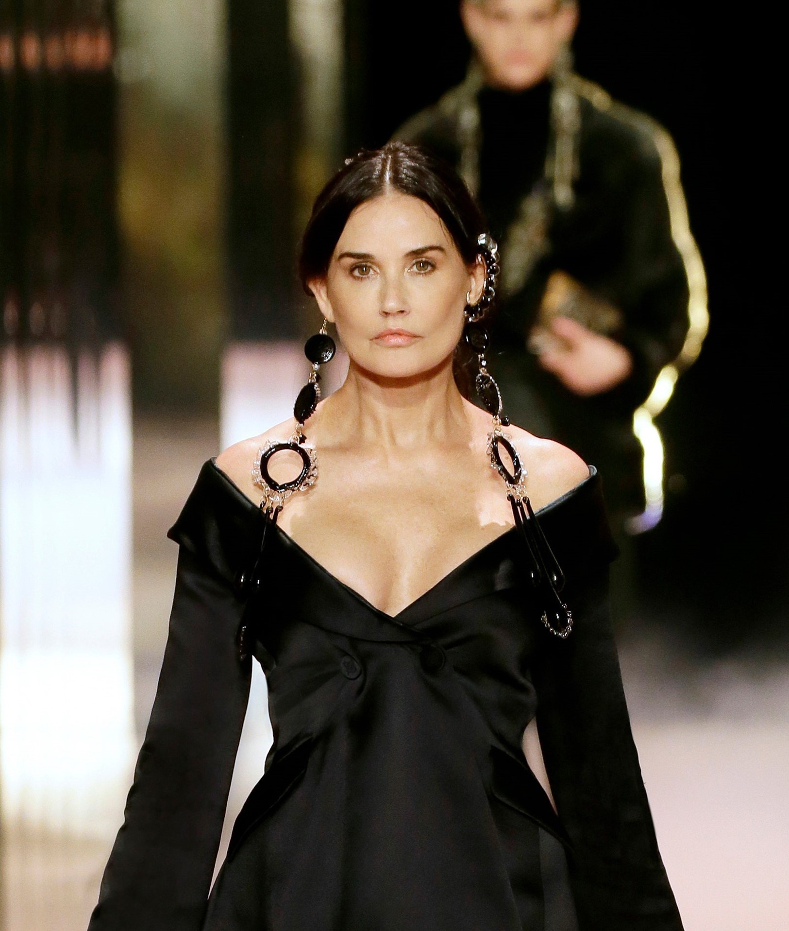 guong mat khac la cua Demi Moore anh 14