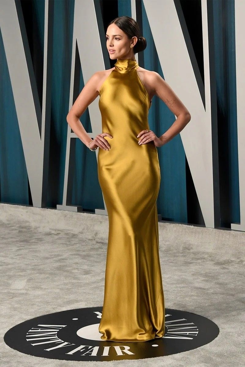 Eiza Gonzalez khoe co bung anh 12