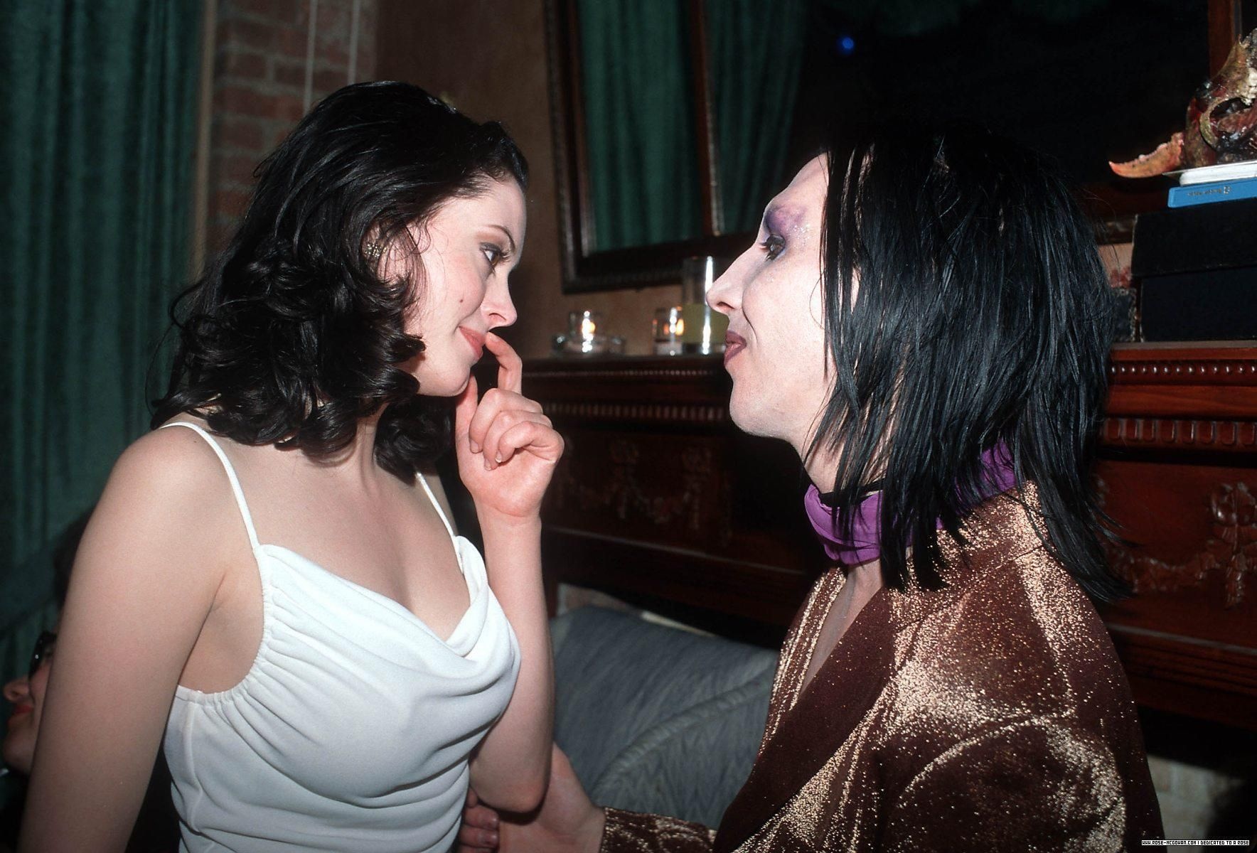 Marilyn Manson lam dung tinh duc anh 4