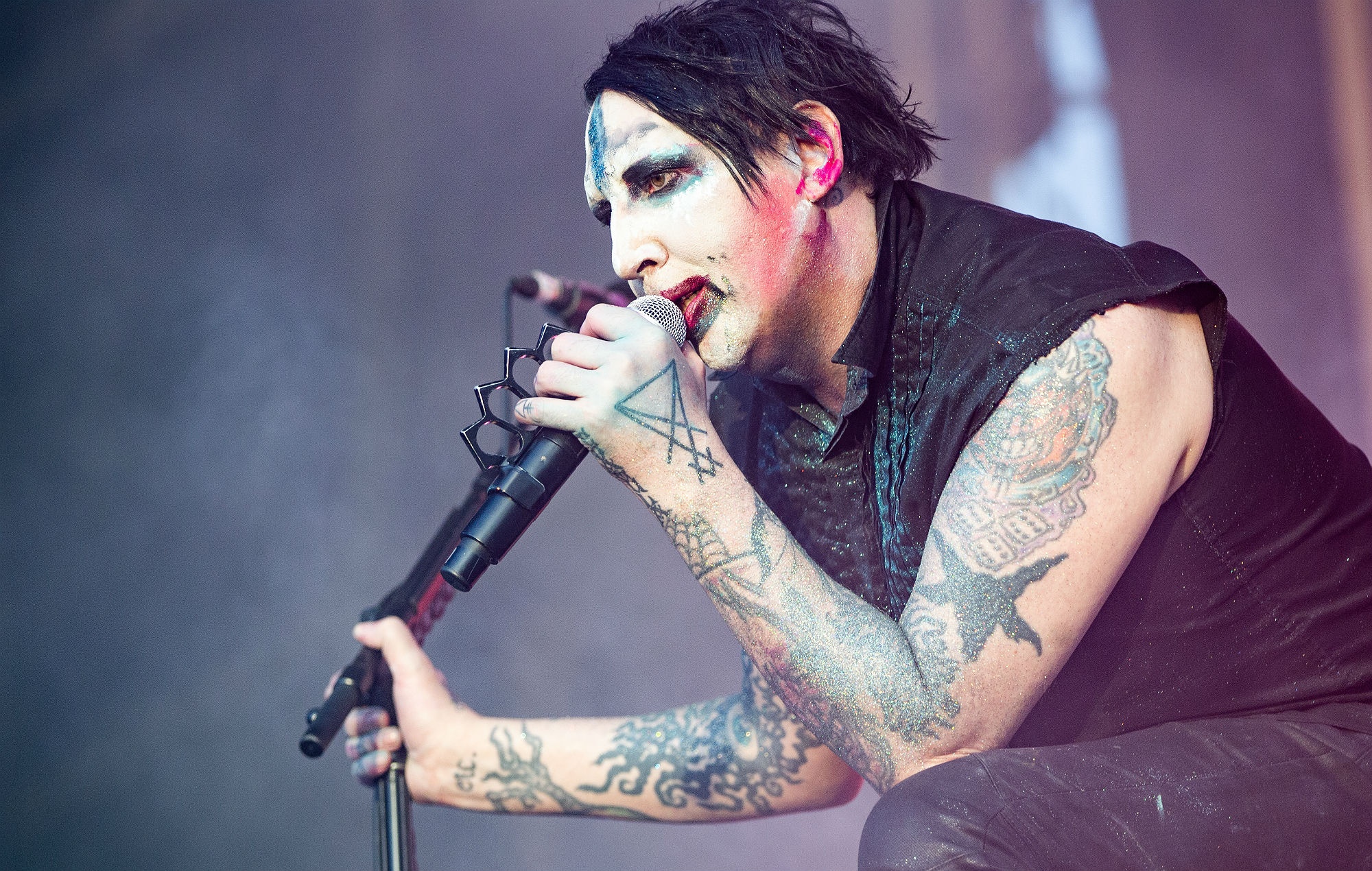 Marilyn Manson lam dung tinh duc anh 1
