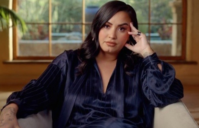 Demi Lovato tung bi dot quy ba lan vi dung ma tuy hinh anh