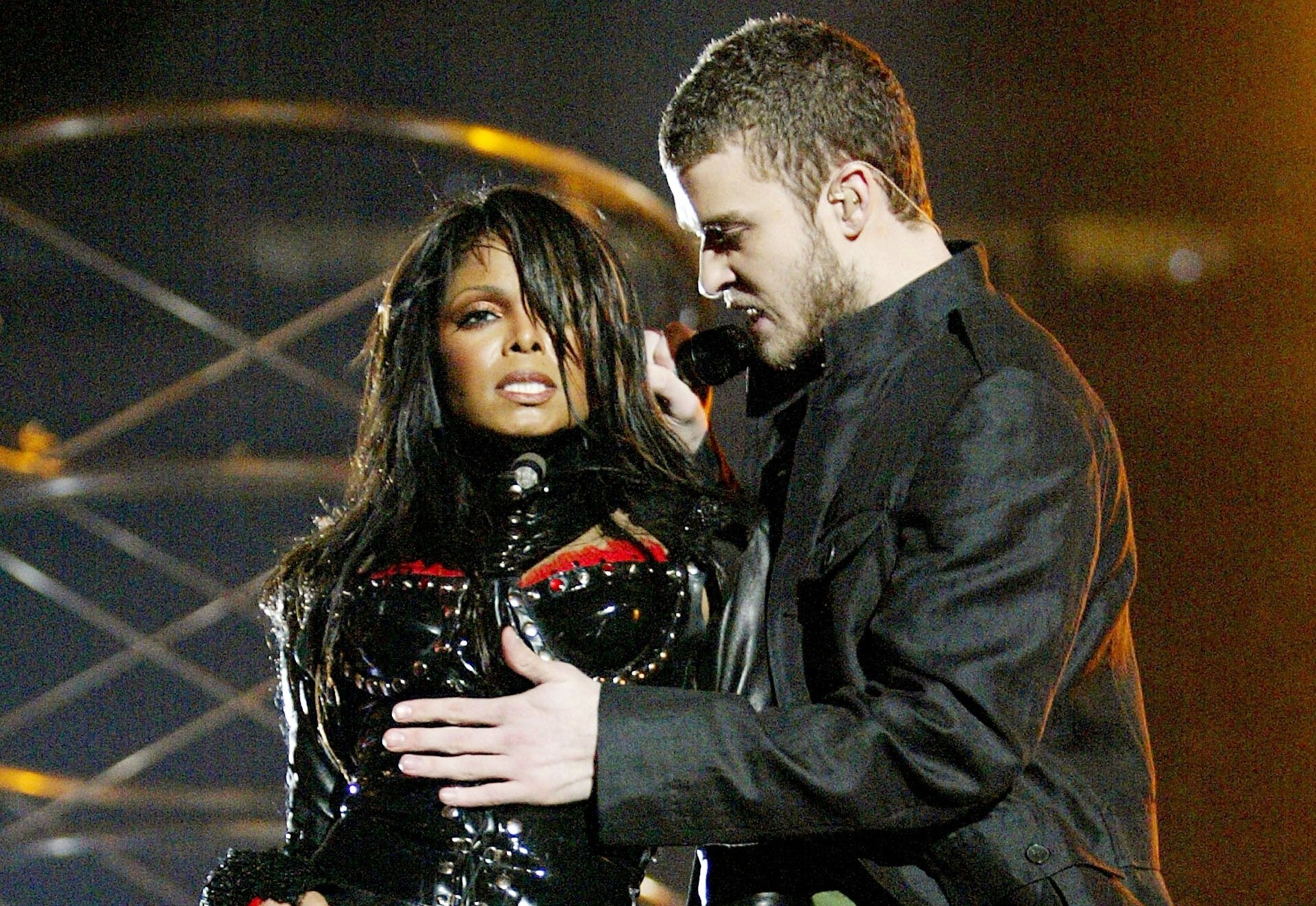 Janet Jackson hien ra sao sau scandal nam 2004? hinh anh