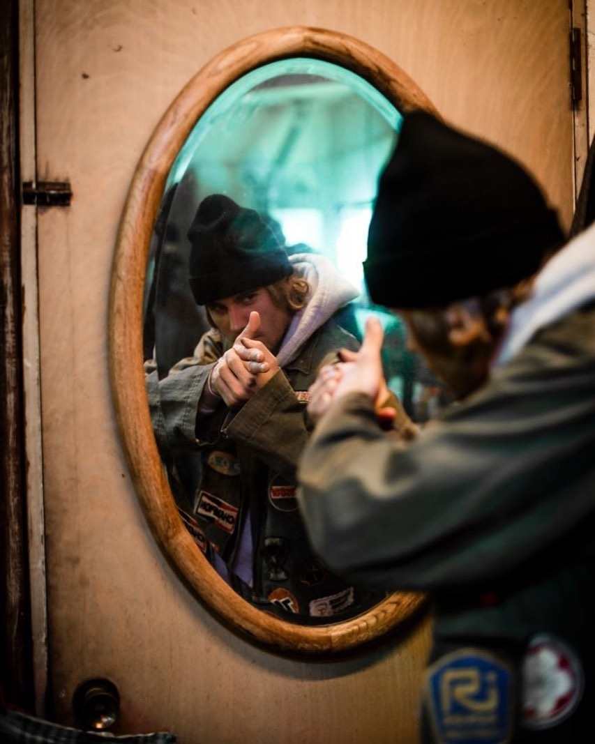 Justin Bieber o tuoi 27 anh 1