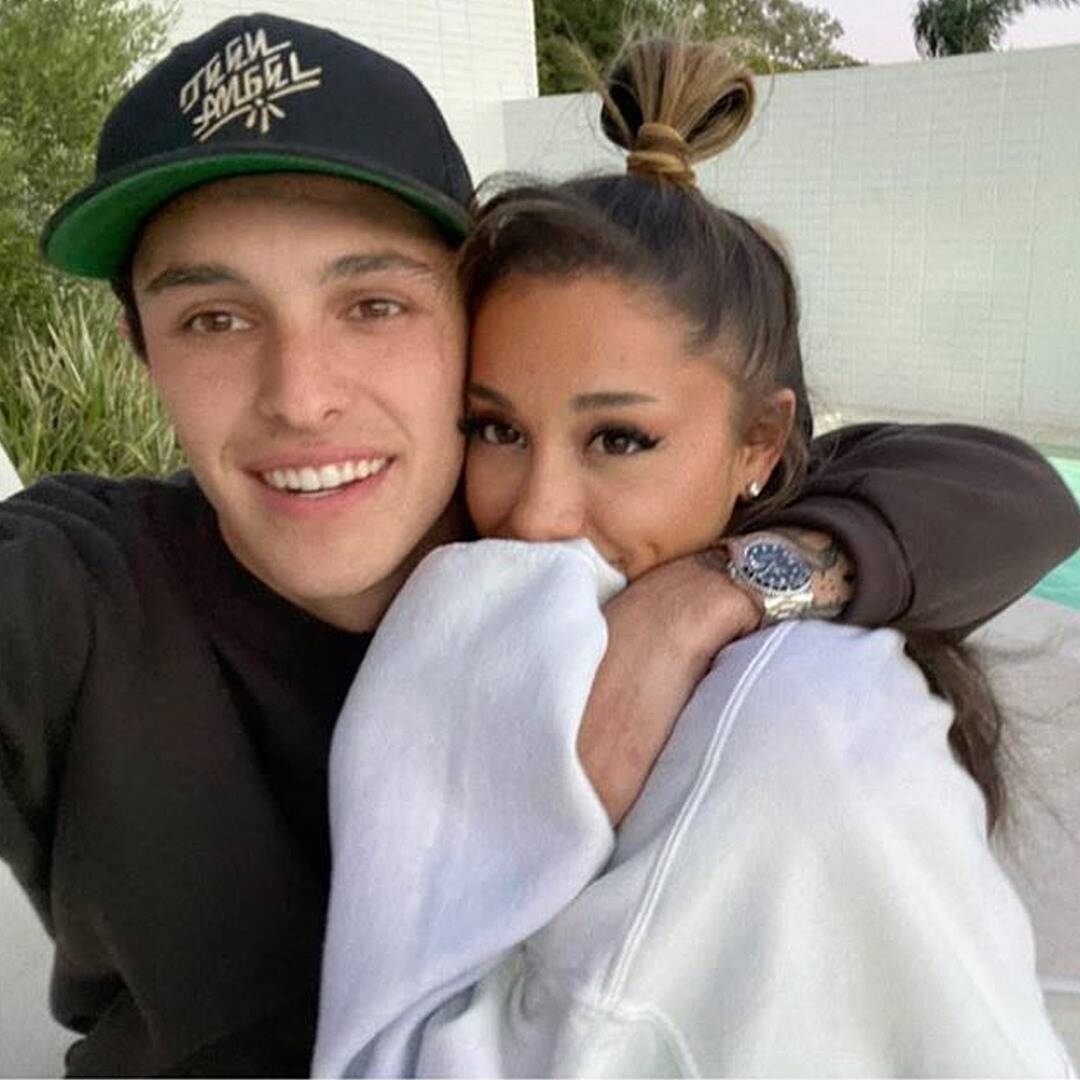 Ariana Grande hen ho hon phu kem tuoi anh 3