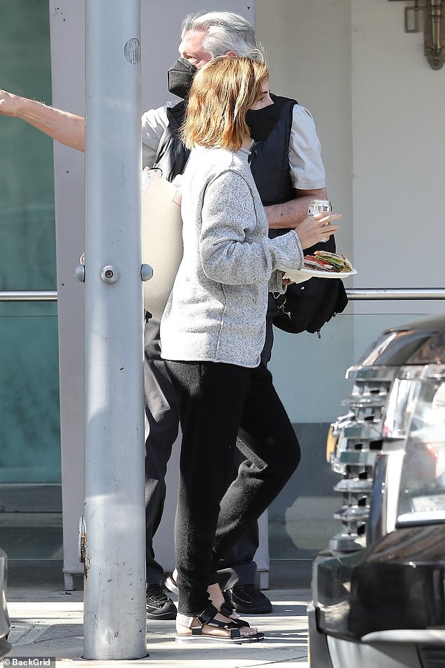 Mặt mộc kém sắc của Emma Watson ảnh 1 Mat moc kem sac cua Emma Watson anh 1