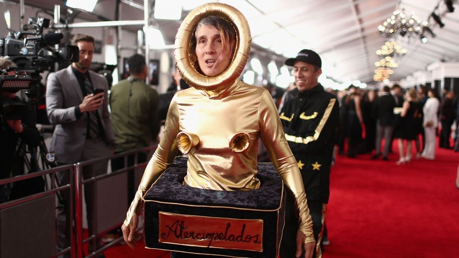 thoi trang tham hoa o Grammy anh 9