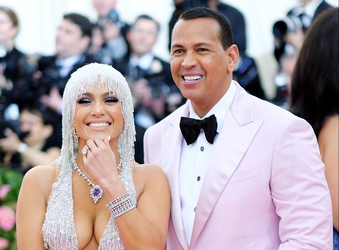 Jennifer Lopez chia tay hon phu kem tuoi hinh anh