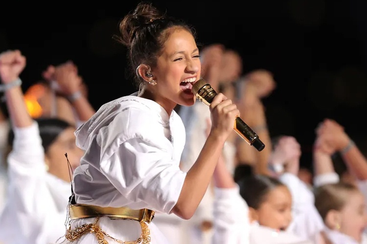 con gai Tom Cruise cao hon me anh 9