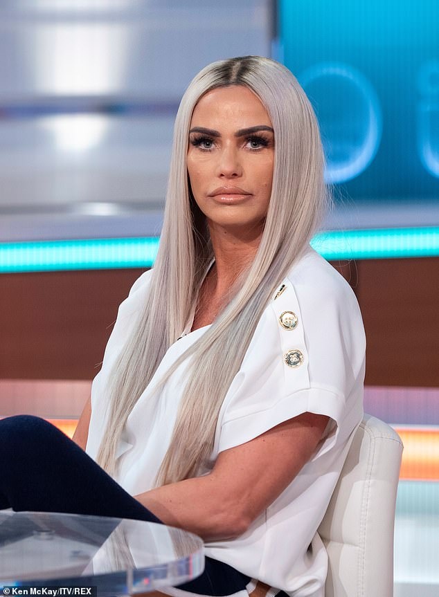 Ngoi sao nguoi Anh bi cuong hiep nam 7 tuoi anh 1