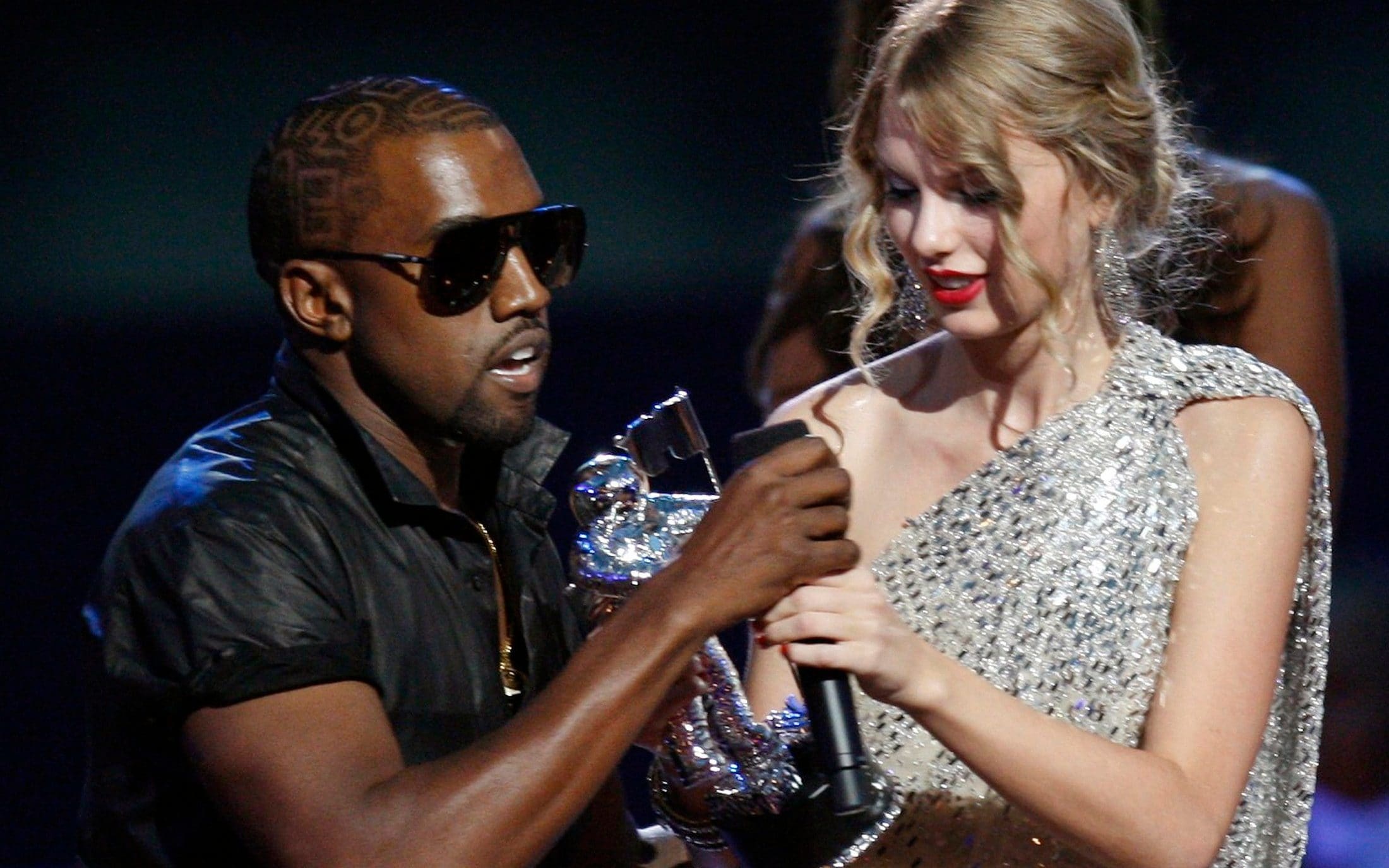 Kim Kardashian và Taylor Swift  ảnh 2 Kim Kardashian va Taylor Swift anh 2