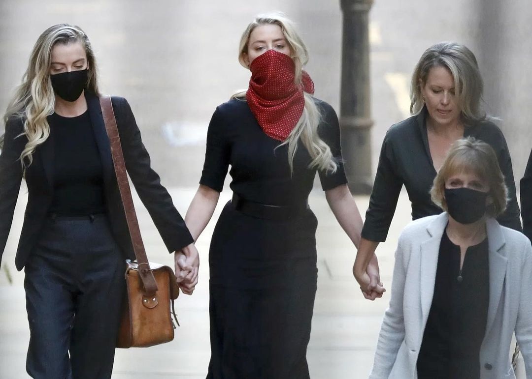 Johnny Depp thua kien Amber Heard anh 2