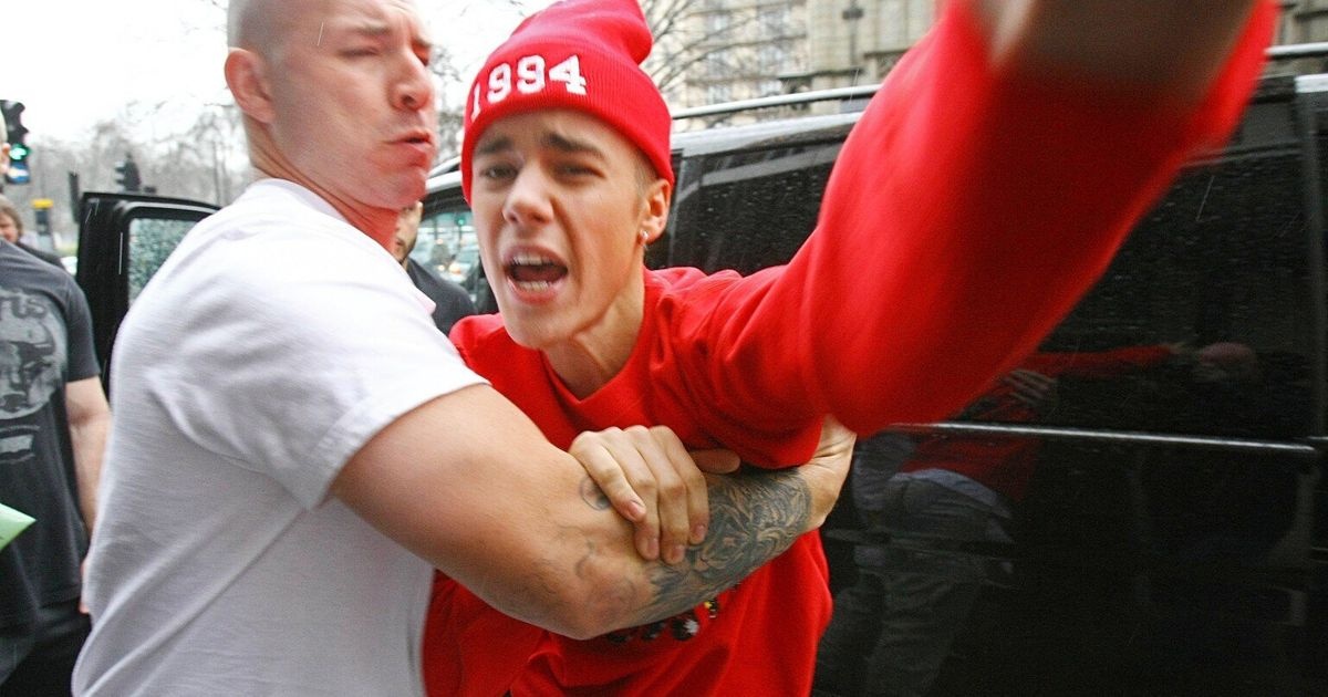 Justin Bieber danh paparazzi anh 2