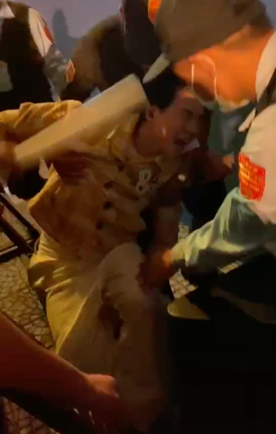 sự cố khi biểu diễn của sao Việt ảnh 2 su co khi bieu dien cua sao Viet anh 2