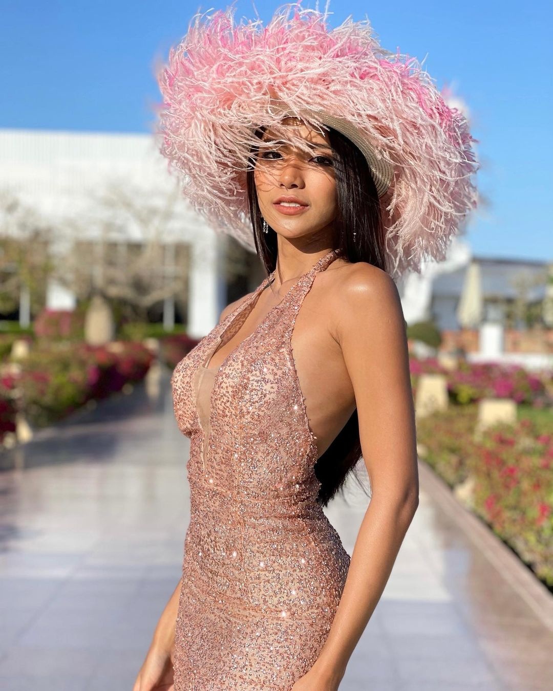 goc khuat sau nhung cuoc thi hoa hau anh 2