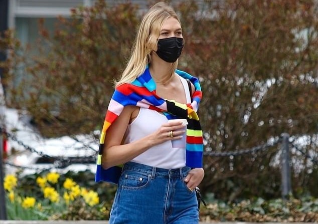 Voc dang cua sieu mau Karlie Kloss sau mot thang sinh con hinh anh