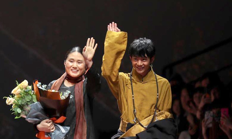 chang trai chan bo dinh chan anh 1