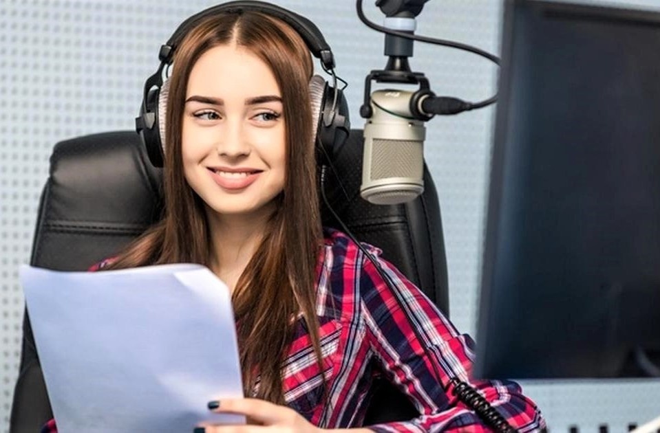 Nghe long tieng cho dien vien hinh anh