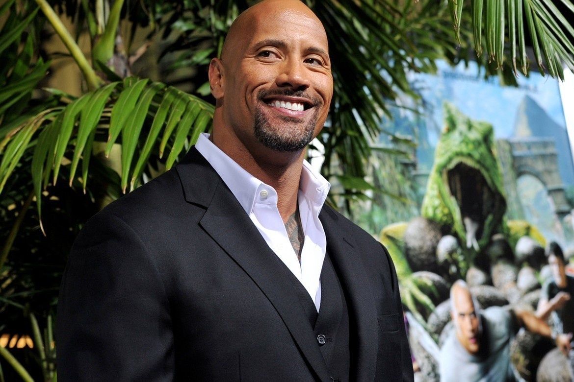 The Rock chi 27,8 trieu USD mua dinh thu moi hinh anh