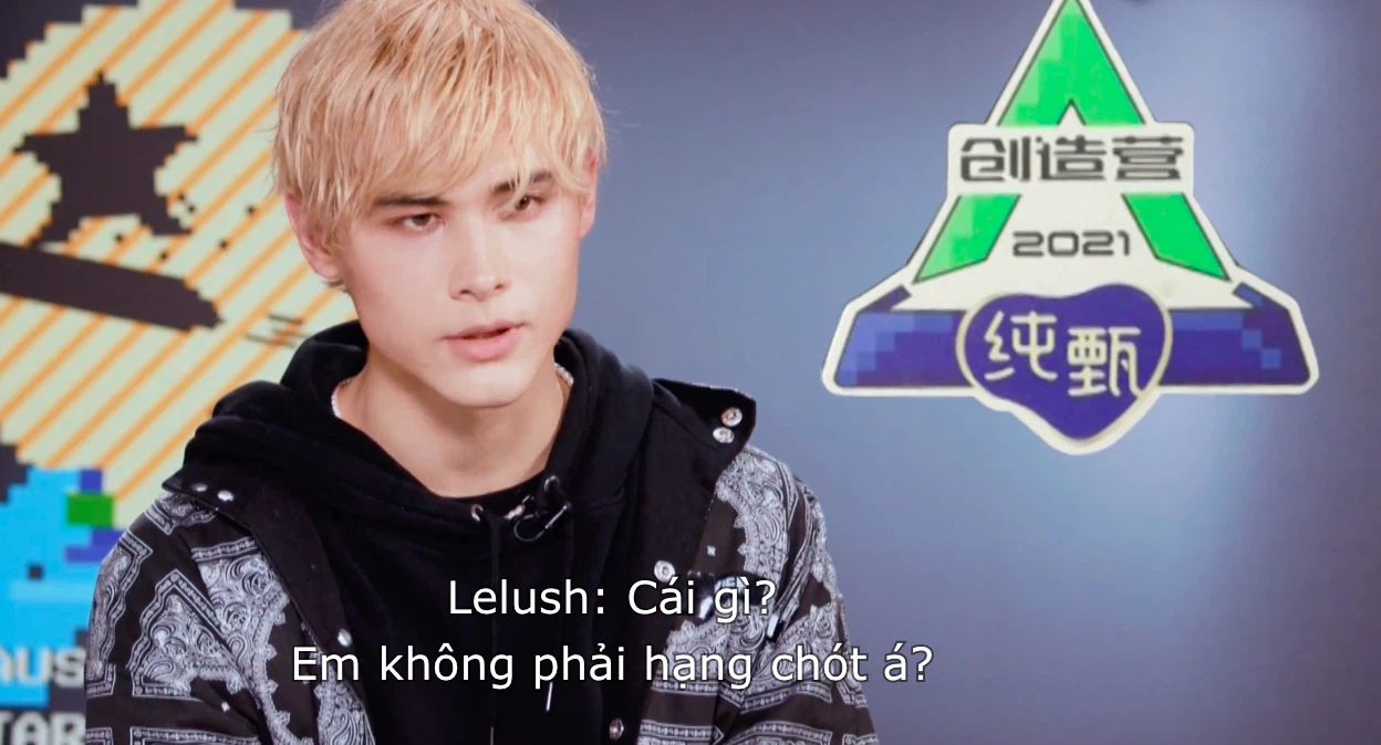 nguoi mau Nga dung tren san khau 5 phut anh 2