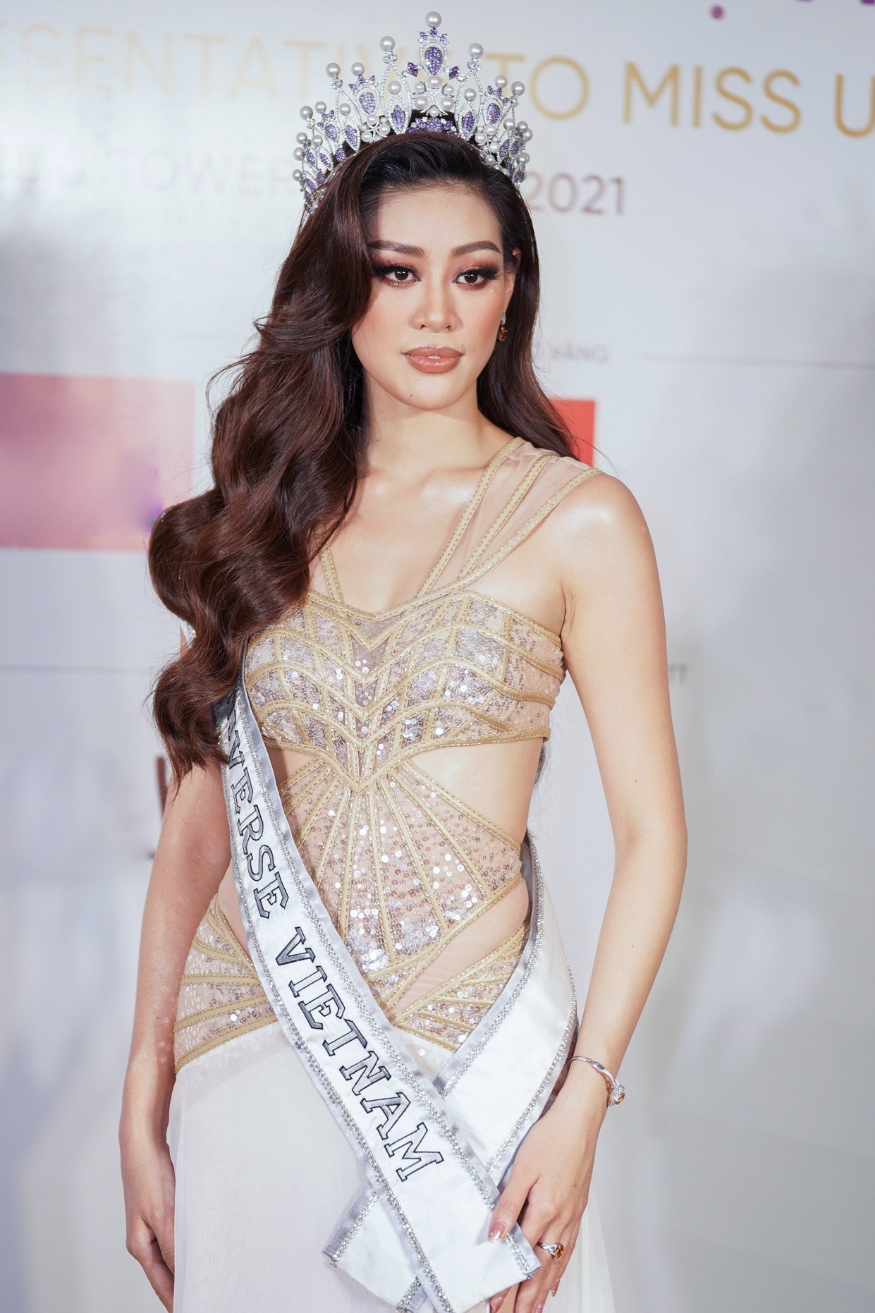 Khanh Van do dang voi H'Hen Nie anh 1