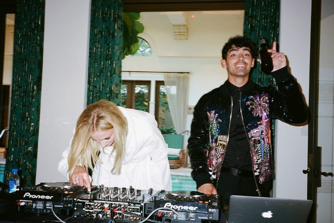 Joe Jonas ky niem ngay cuoi Sophie Turner anh 4