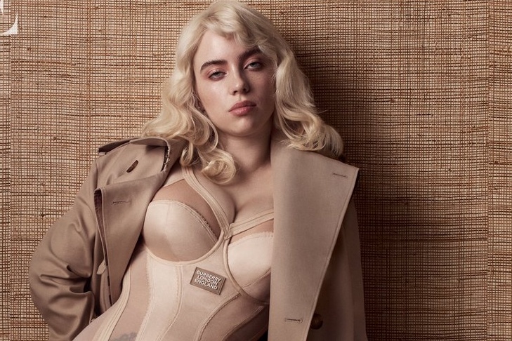 Billie Eilish lan dau mac goi cam tren tap chi hinh anh