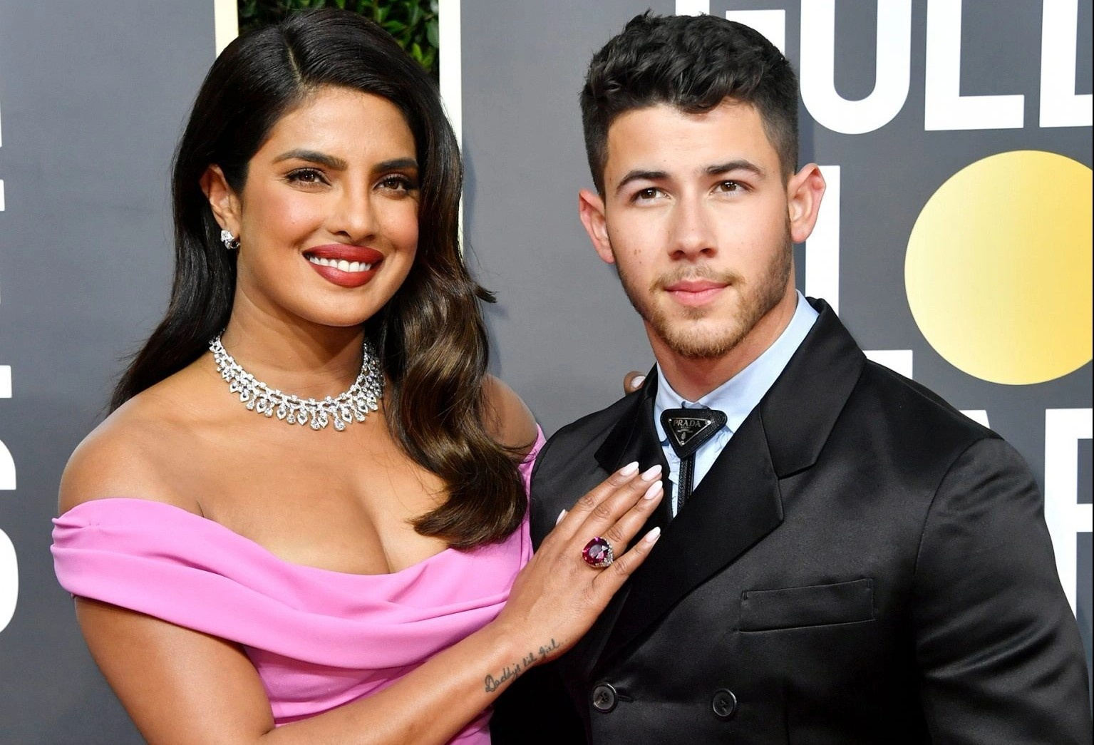 Priyanka Chopra quyen gop gan 400.000 USD giup nguoi An Do hinh anh