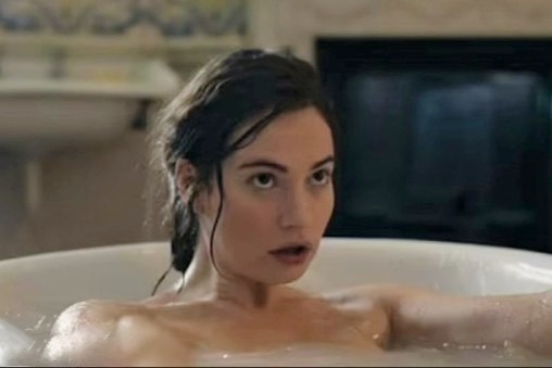 Lily James khoa than trong phim moi hinh anh