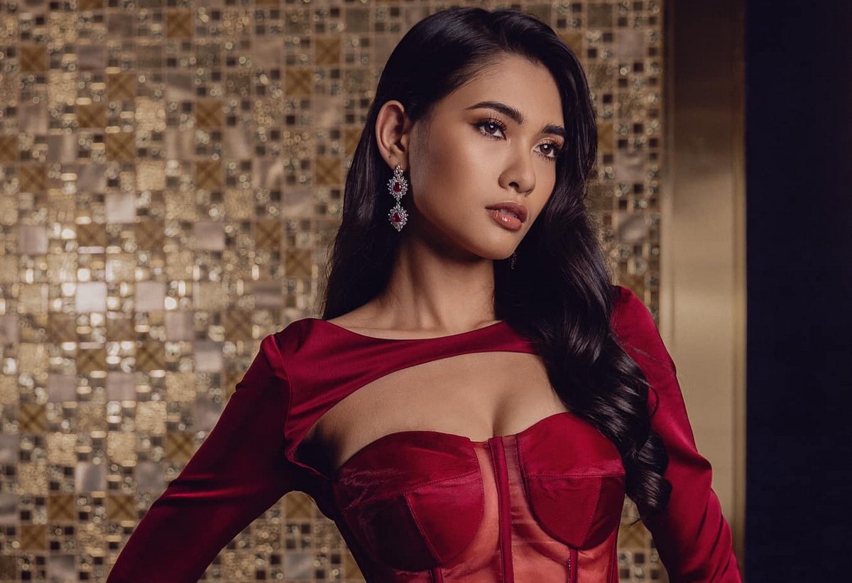 Hoa hau Myanmar tung phau thuat cat khoi u o nguc anh 2