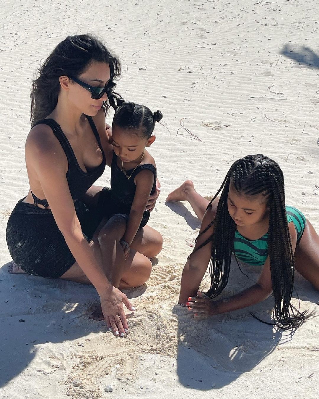 Kim Kardashian va Kanye West anh 3