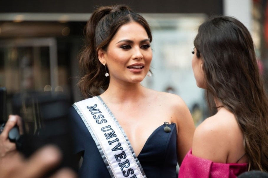 Hoa hau, a hau ke chuyen an chay truong hinh anh