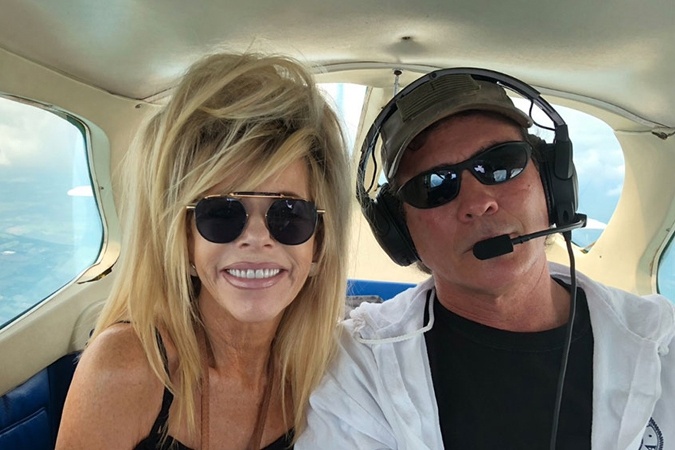 May bay cho vo chong tai tu 'Tarzan' roi sau 90 giay cat canh hinh anh