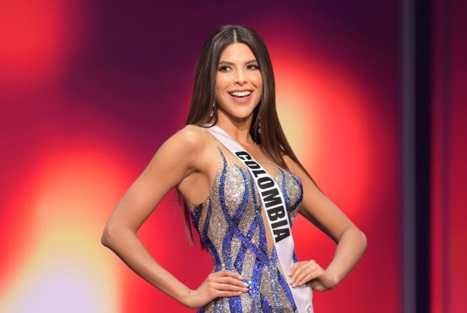 Nguoi dep Colombia to bi dai dien Chile dot vay o Miss Universe hinh anh