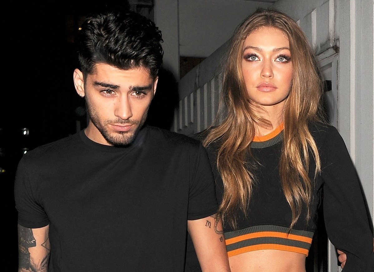 Ca si Zayn Malik au da ben ngoai quan bar hinh anh