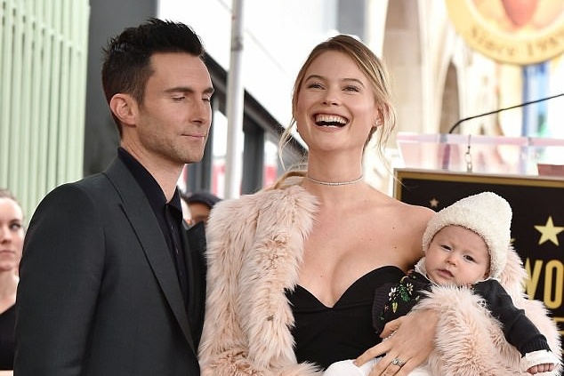 7 nam hon nhan cua Adam Levine va thien than noi y hinh anh