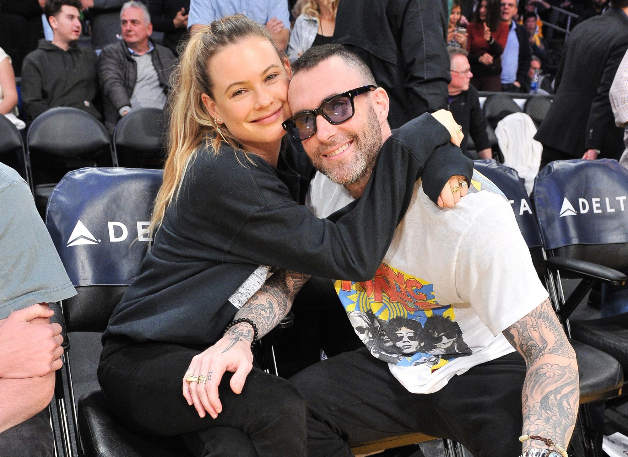Adam Levine va Behati Prinsloo anh 1